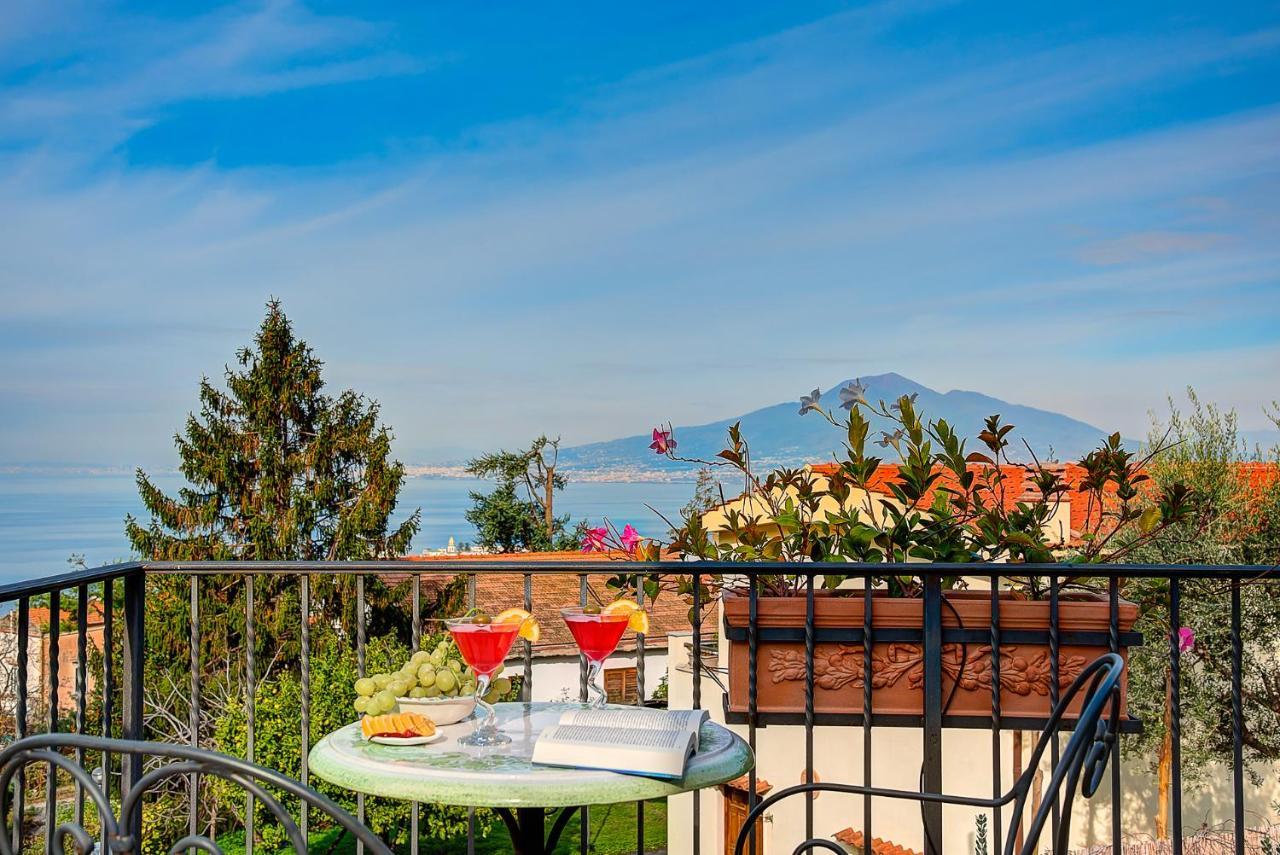 Casa Vacanze Villa Antonella By Gocce Вико Екуензе Екстериор снимка